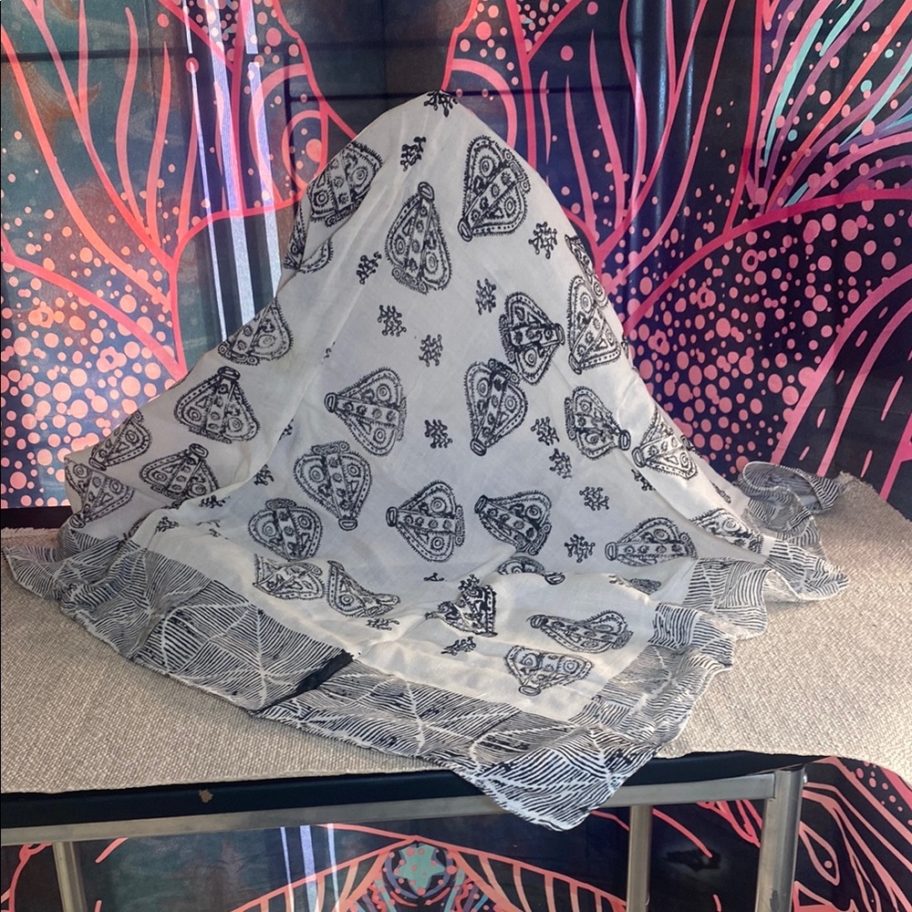 Black and White Patterned Scarf/Wrap